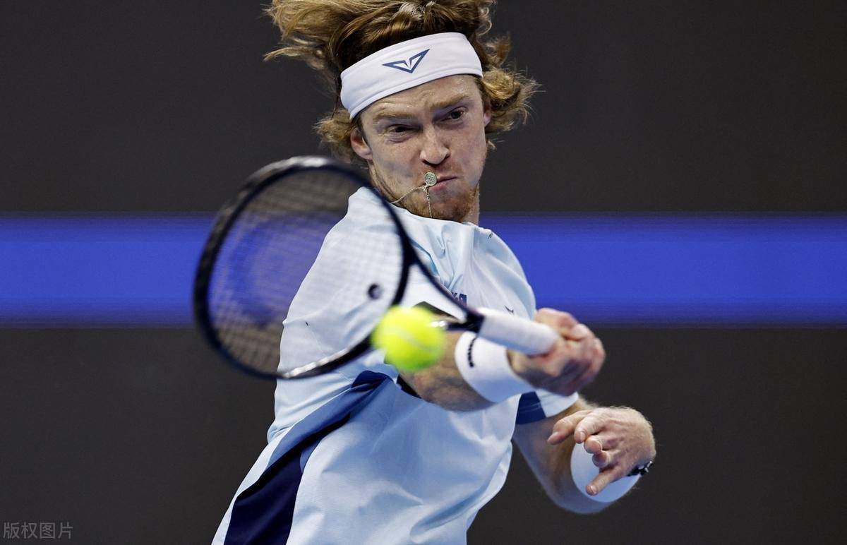 场上展现最 场上展现最